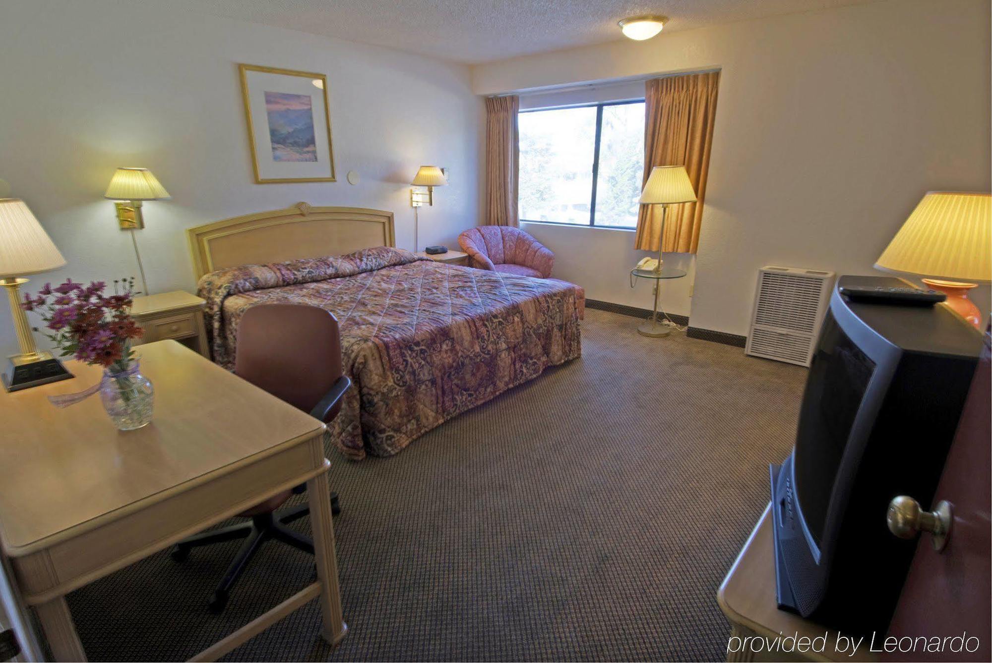 Inn At Highway 1 Lompoc Room photo